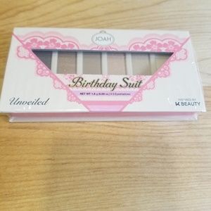 Joah eyeshadow palette birthday suit